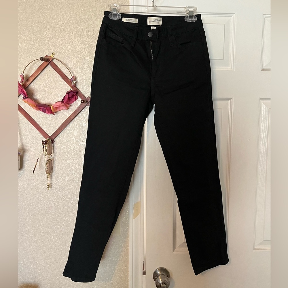 EUC Black Universal Thread Jeans